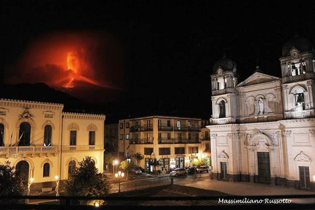 A due passi da . . . Hotel Zafferana Etnea Esterno foto